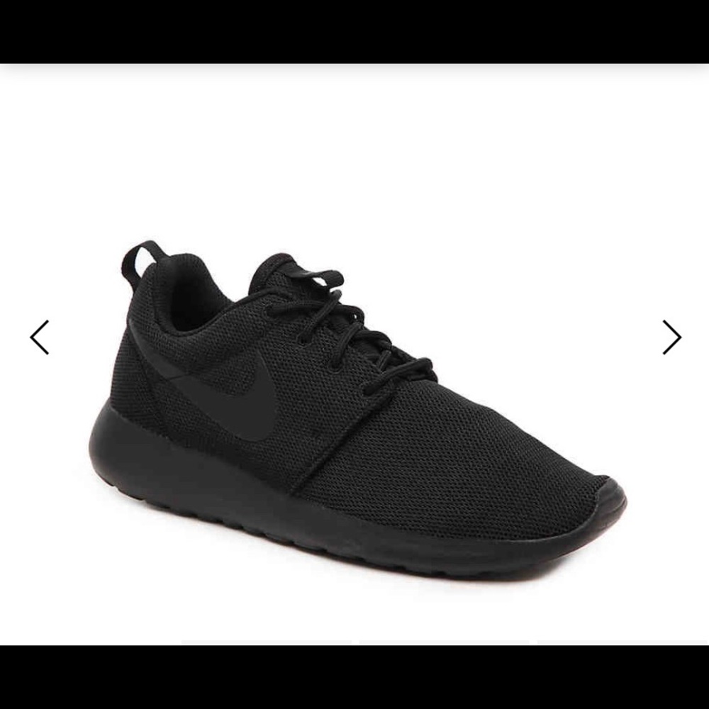 Nike black roshe one men’s shoes size 9.5